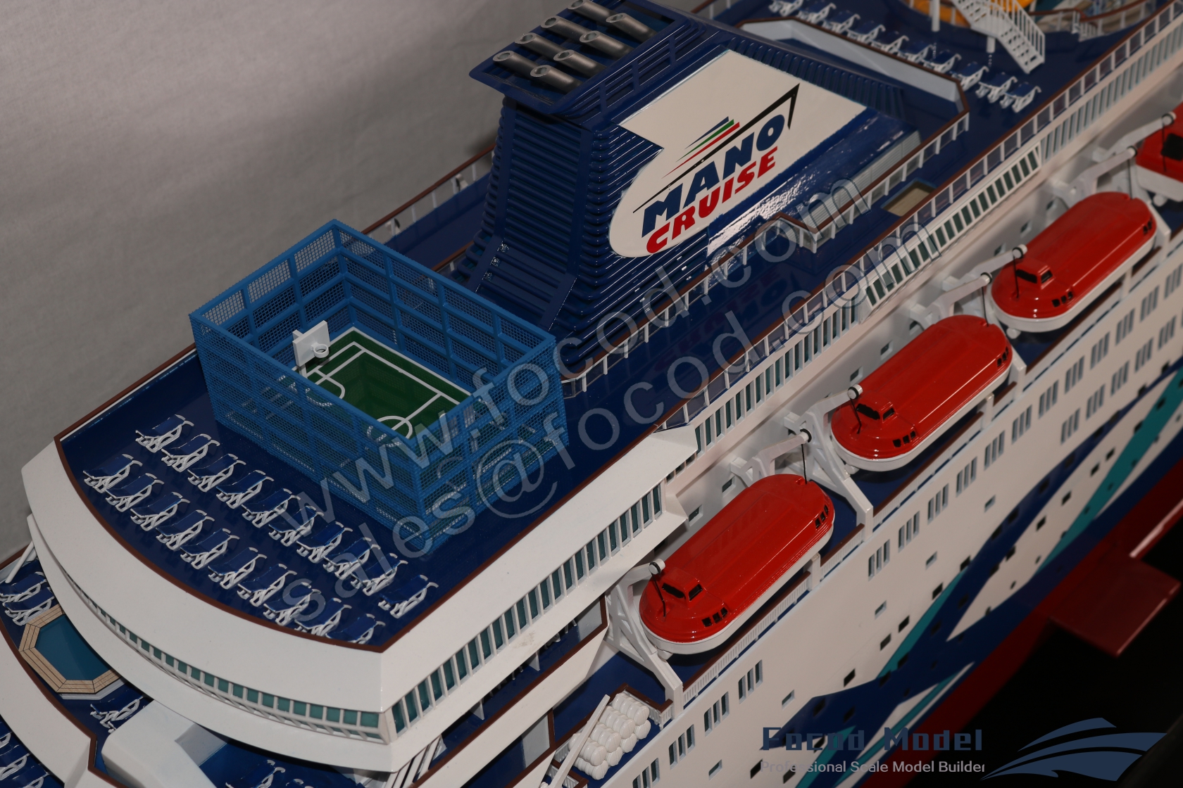 custom made model of 207m cruiseship